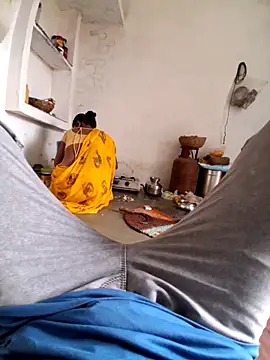 RAYI Queen 3 online show from 10-26-25, 03:34