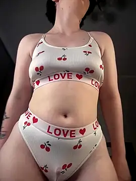 Snapshot of RinaShy chatting on 10-05-25, 05:17 RinaShy online show from 10-05-25, 05:17