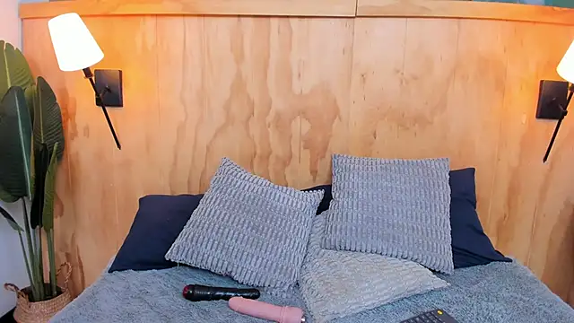 milavega  online show from 10-27-25, 12:20