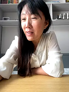 Snapshot of xiaomei-11 chatting on 10-05-25, 02:43 xiaomei-11 online show from 10-05-25, 02:43