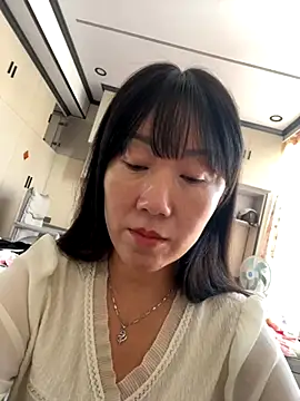 Snapshot of xiaomei-11 chatting on 10-07-25, 03:25 xiaomei-11 online show from 10-07-25, 03:25