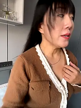 Snapshot of xiaomei-11 chatting on 10-10-25, 03:27 xiaomei-11 online show from 10-10-25, 03:27