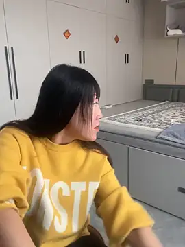 Snapshot of xiaomei-11 chatting on 10-15-25, 02:33 xiaomei-11 online show from 10-15-25, 02:33