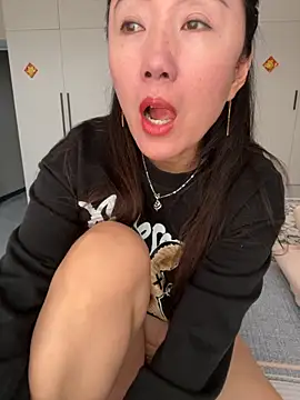 Snapshot of xiaomei-11 chatting on 11-05-25, 01:38 xiaomei-11 online show from 11-05-25, 01:38