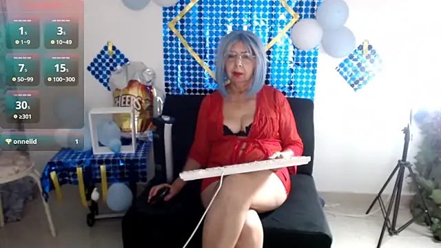 Snapshot of ruth_blue21 chatting on 09-26-25, 03:32 ruth blue21 online show from 09-26-25, 03:32