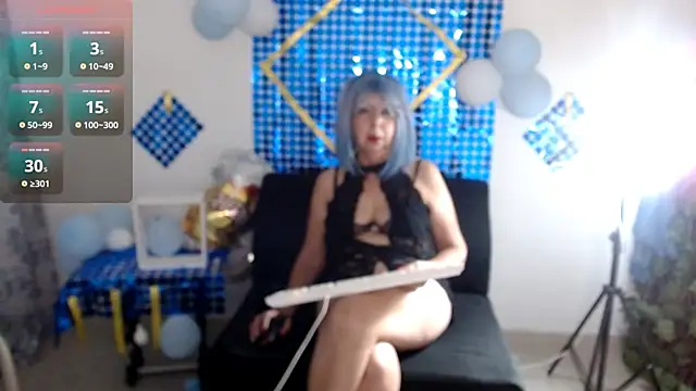 Snapshot of ruth_blue21 chatting on 09-30-25, 12:10 ruth blue21 online show from 09-30-25, 12:10