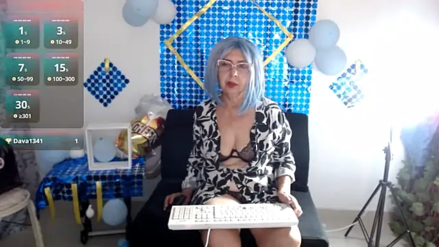 Snapshot of ruth_blue21 chatting on 10-01-25, 04:40 ruth blue21 online show from 10-01-25, 04:40