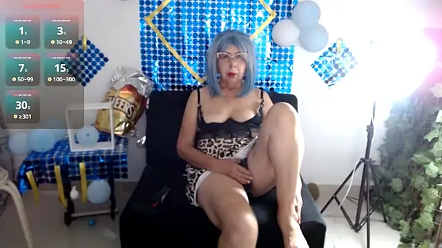 Snapshot of ruth_blue21 chatting on 10-12-25, 08:30 ruth blue21 online show from 10-12-25, 08:30