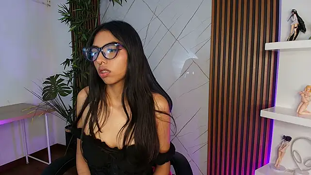 Snapshot of Sphere01 chatting on 03-05-26, 03:35 Sphere01 online show from 03-05-26, 03:35