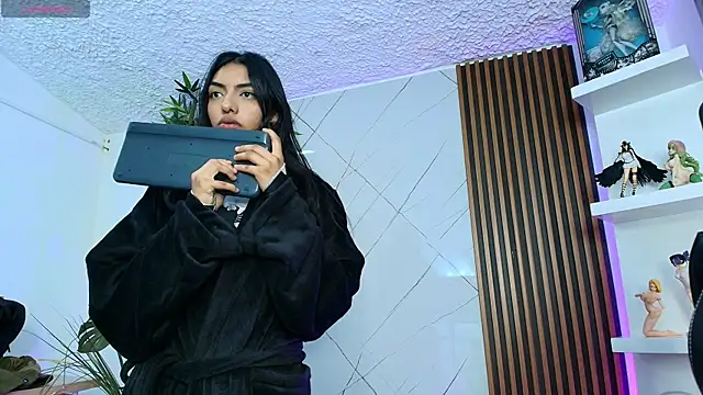 Snapshot of Sphere01 chatting on 03-22-26, 03:32 Sphere01 online show from 03-22-26, 03:32