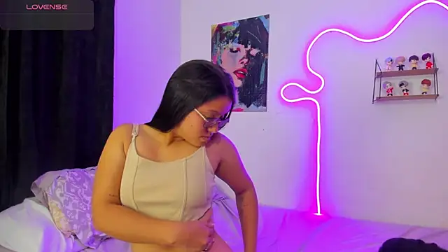 Dilan and Mia online show from 12-21-25, 07:21