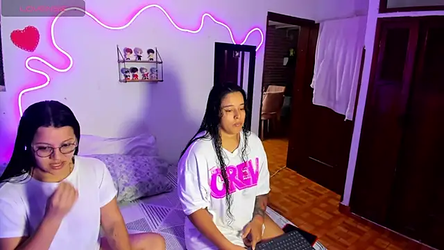 Dilan and Mia online show from 05-06-26, 12:19