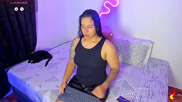 Dilan and Mia online show from 05-15-26, 03:46