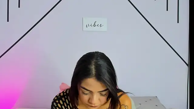 MiahCornell  online show from 10-23-25, 06:50