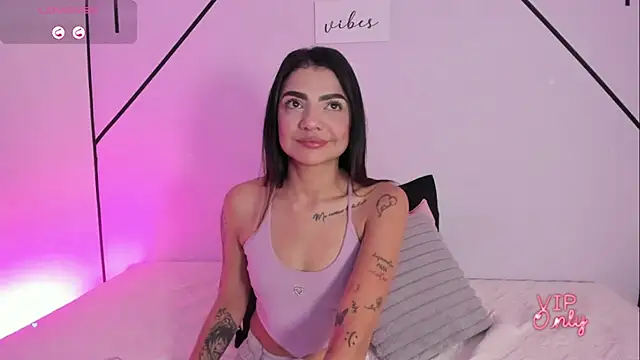 MiahCornell  online show from 02-10-26, 07:40