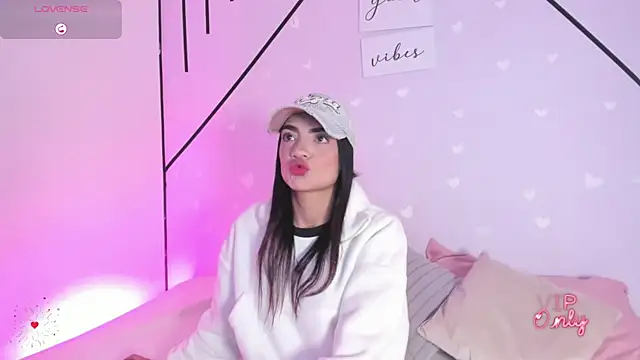 MiahCornell  online show from 03-04-26, 08:04