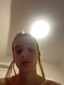 SeccySerena online show from 02-04-26, 08:47