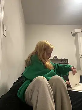 SeccySerena online show from 02-20-26, 04:51