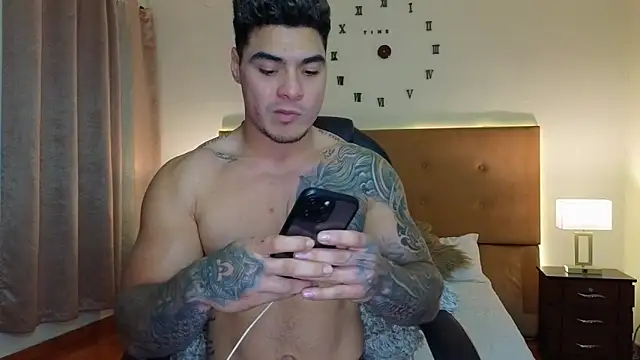 Snapshot of Steven_Velez chatting on 03-12-26, 02:39 Steven Velez online show from 03-12-26, 02:39