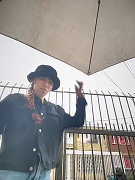 Sallem Pink online show from 11-13-25, 10:58