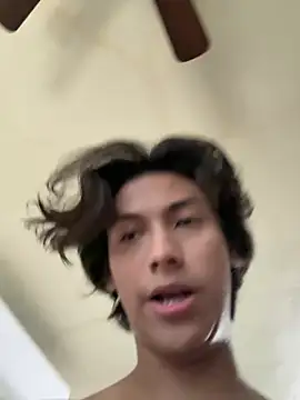 Snapshot of EmilianoPerex chatting on 01-14-26, 08:03 EmilianoPerex online show from 01-14-26, 08:03