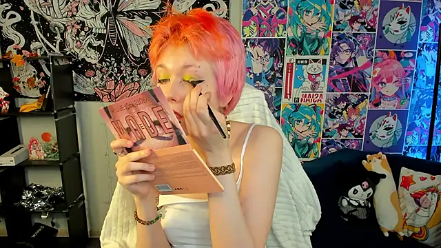 CarolineRichter online show from 11-30-25, 11:09