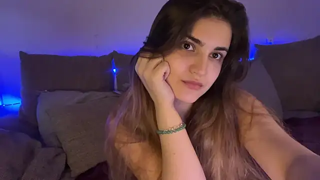 Snapshot of Vivalenti_Kiss chatting on 12-05-25, 12:47 Vivalenti Kiss online show from 12-05-25, 12:47