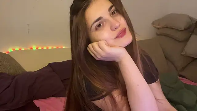 Snapshot of Vivalenti_Kiss chatting on 02-16-26, 12:45 Vivalenti Kiss online show from 02-16-26, 12:45