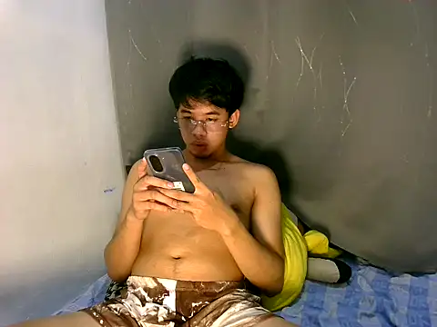 Snapshot of Hardcockeson chatting on 09-18-25, 12:40 Hardcockeson online show from 09-18-25, 12:40