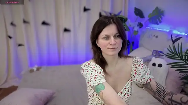 TinaMelt online show from 10-21-25, 06:52