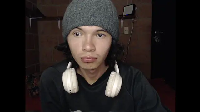 Xoxo Smiles online show from 09-21-25, 05:09