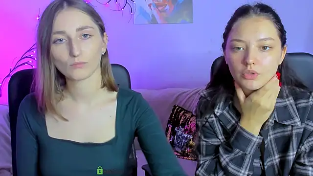 Snapshot of eva_smiith_ chatting on 10-10-25, 10:36 eva smiith online show from 10-10-25, 10:36