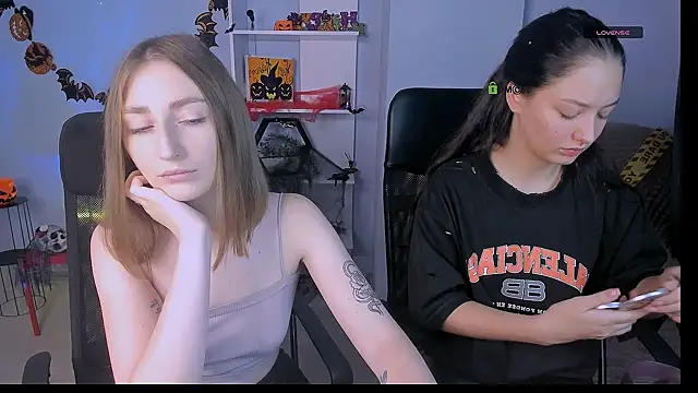 Snapshot of eva_smiith_ chatting on 10-24-25, 05:48 eva smiith online show from 10-24-25, 05:48