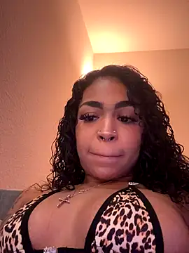 Snapshot of azaraxxxamor chatting on 10-22-25, 10:09 azaraxxxamor online show from 10-22-25, 10:09