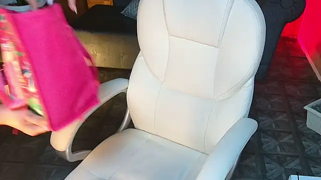 megann hill  online show from 10-09-25, 12:14