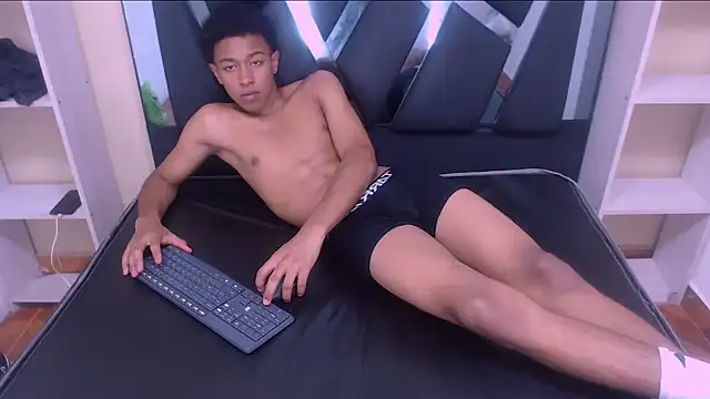 Rocco Grey online show from 09-15-25, 07:25