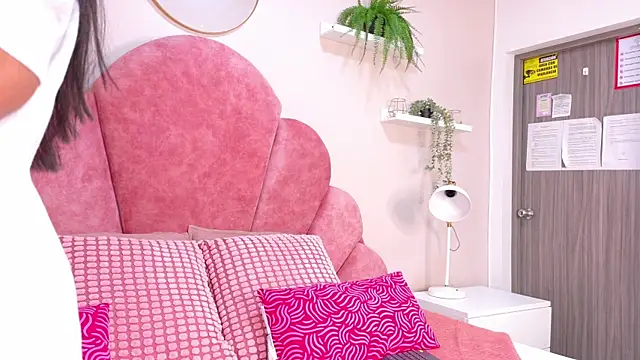 RiriiBrunette   online show from 09-24-25, 07:39