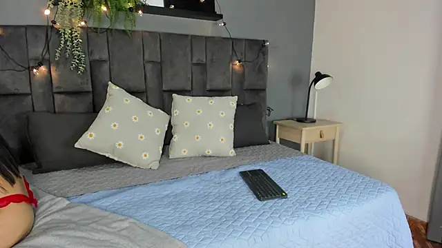 RiriiBrunette   online show from 09-26-25, 07:40