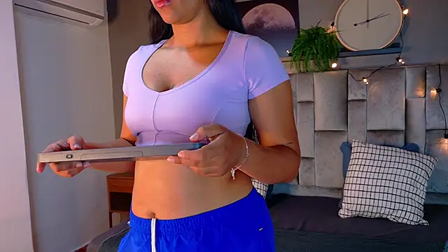 RiriiBrunette   online show from 11-21-25, 07:45