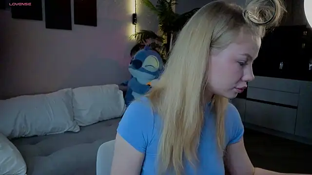 Snapshot of emilyshepar_d chatting on 06-26-26, 01:54 emilyshepar d online show from 06-26-26, 01:54