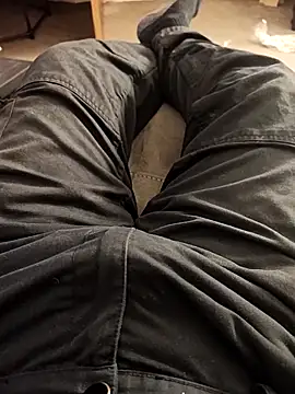 Snapshot of hubbyfun19 chatting on 09-27-25, 05:56 hubbyfun19 online show from 09-27-25, 05:56