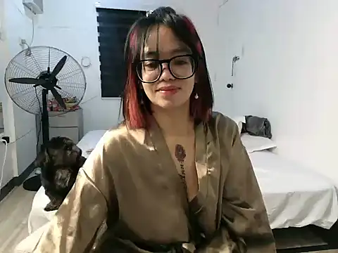 eattmebabyy online show from 06-24-26, 10:47