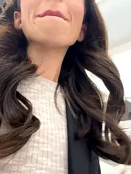 Yesmoree online show from 09-19-25, 09:32