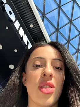 Yesmoree online show from 10-10-25, 11:20