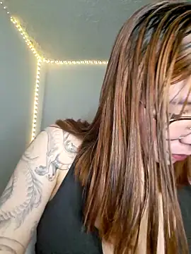 -Miaa  online show from 10-10-25, 12:04