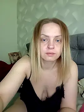 Ami Foxy online show from 05-10-26, 05:56