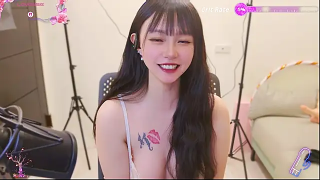 Snapshot of Yucheng__520 chatting on 04-23-26, 06:58 Yucheng 520 online show from 04-23-26, 06:58