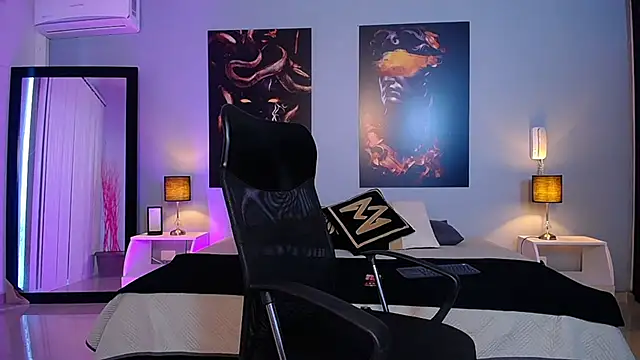 Snapshot of ChristopherBlack_ chatting on 09-17-25, 01:24 ChristopherBlack online show from 09-17-25, 01:24