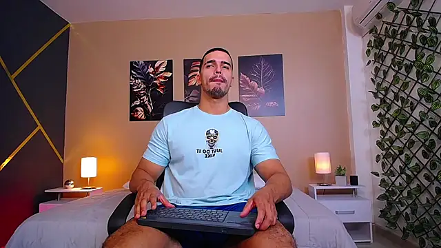 Snapshot of ChristopherBlack_ chatting on 10-18-25, 01:01 ChristopherBlack online show from 10-18-25, 01:01