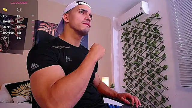 ChristopherBlack  online show from 01-06-26, 01:15